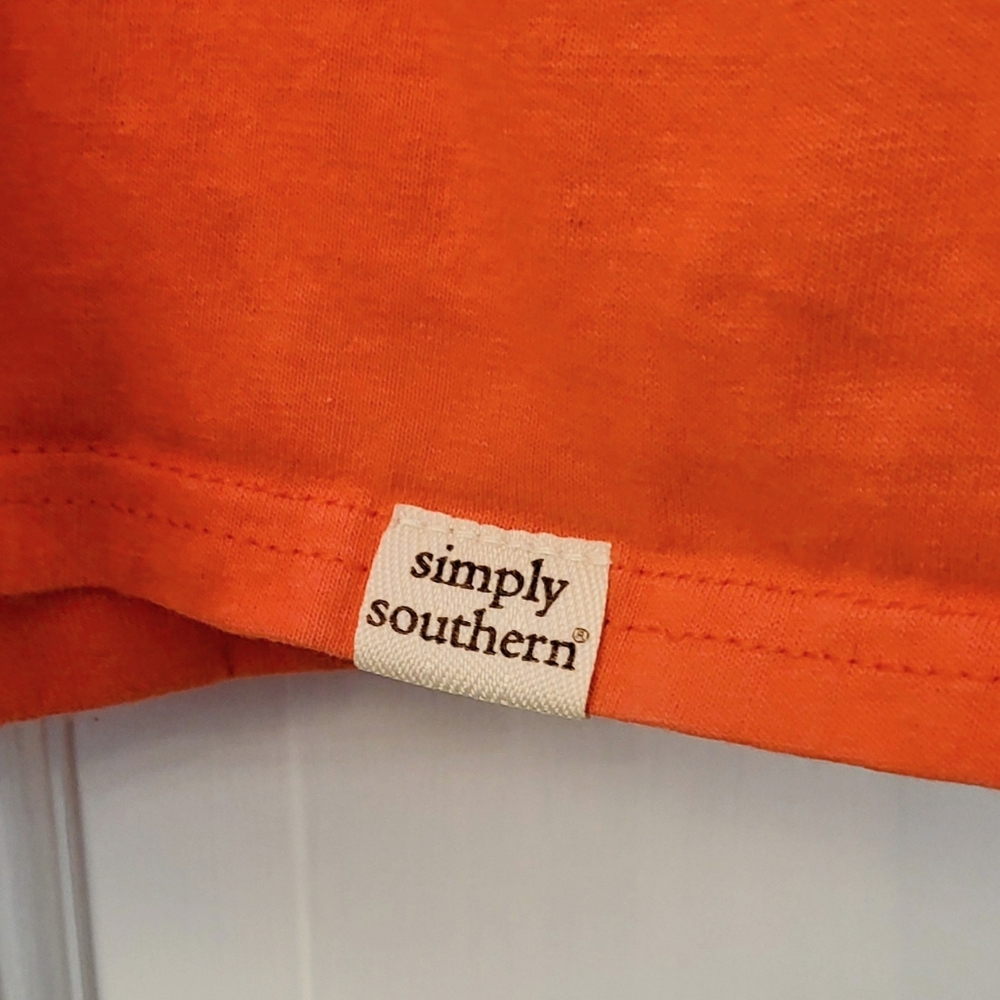 Simply Southern Coral Short Sleeve T-Shirt. DECKS, DOCKS & Flip Flops - Picture 4 of 6